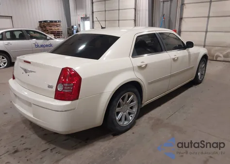 2008 Chrysler 300 Touring из США, поврежденный, VIN 2C3KA53G68H241746